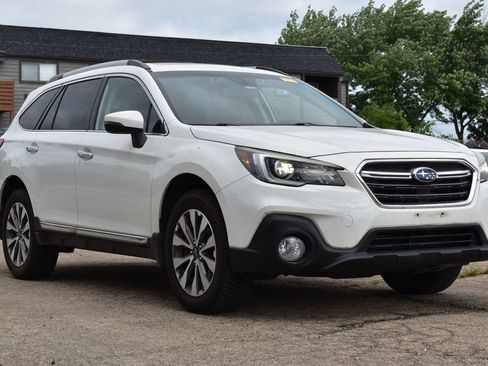 Used 2019 Subaru Outback 2.5i Touring AWD/4WD image 3