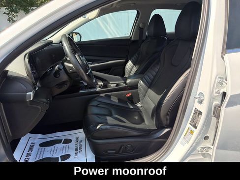 Used 2025 Hyundai Elantra Limited FWD image 11