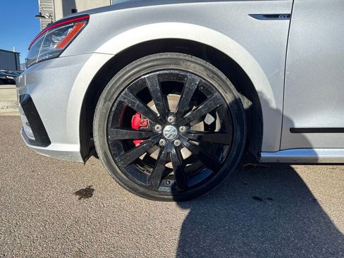 Used 2018 Volkswagen Passat 3.6 image 10