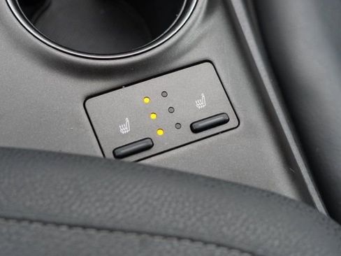 Used 2022 Toyota Camry XSE image 34