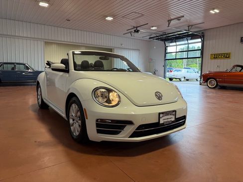 Used 2019 Volkswagen Beetle 2.0T S FWD image 8