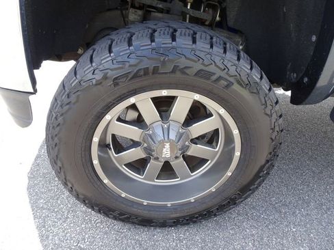 Used 2018 GMC Sierra 2500 SLT w/ Duramax Plus Package AWD/4WD image 42
