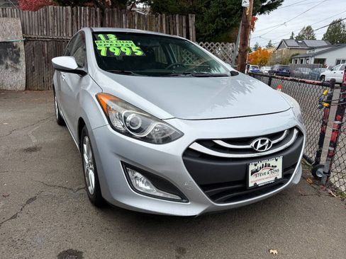 Used 2013 Hyundai Elantra GT image 2