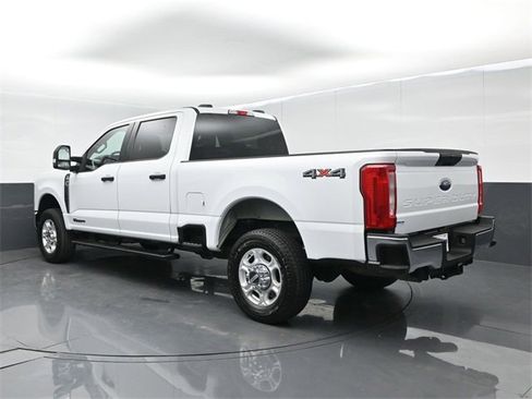 Used 2025 Ford F350 XLT image 6