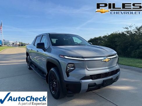 Used 2025 Chevrolet Silverado EV LT AWD/4WD image 1