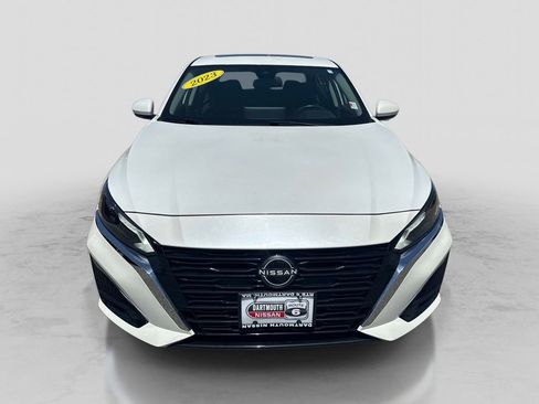 Certified 2023 Nissan Altima 2.5 SV w/ SV Premium Package AWD/4WD image 7