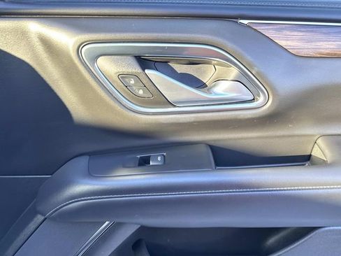 Used 2022 Chevrolet Tahoe Z71 w/ Luxury Package AWD/4WD image 14