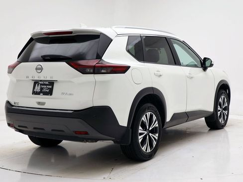 Used 2023 Nissan Rogue SV w/ SV Premium B Package image 9