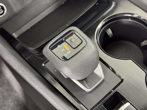 Used 2023 Nissan Rogue SV AWD/4WD image 29
