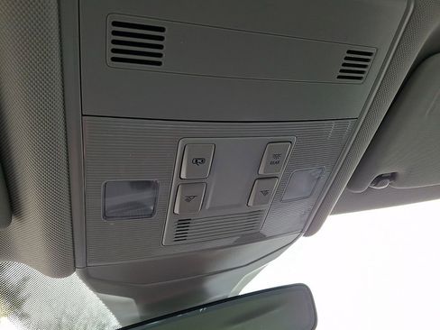 Used 2023 Volkswagen Jetta SE w/ Black Wheel Package image 25