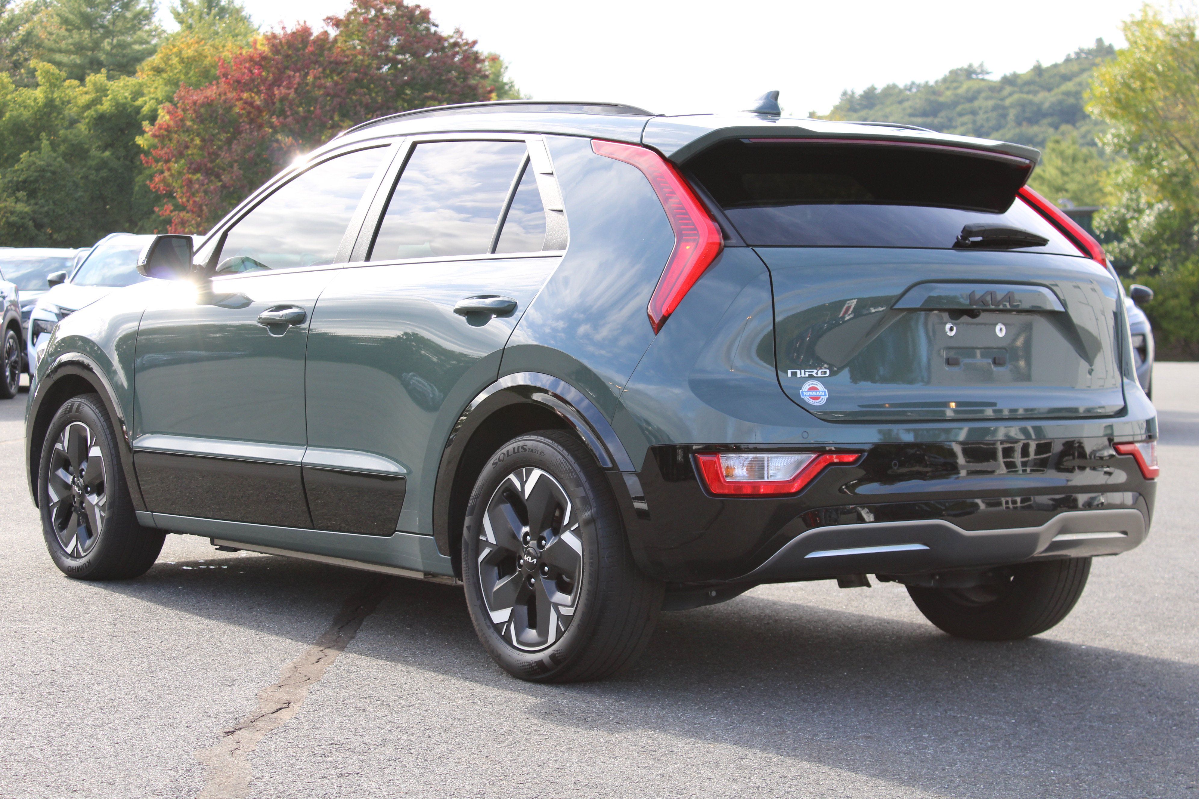 Used 2024 Kia Niro Wind w/ Wind Preserve Package FWD image 4