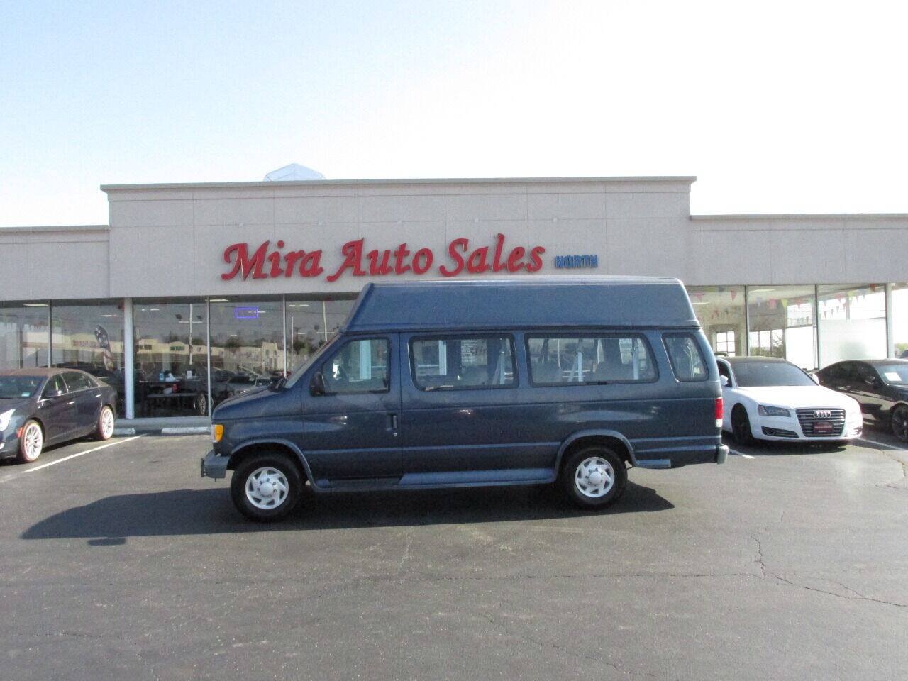 Used 1997 Ford E-350 and Econoline 350 XL RWD image 2