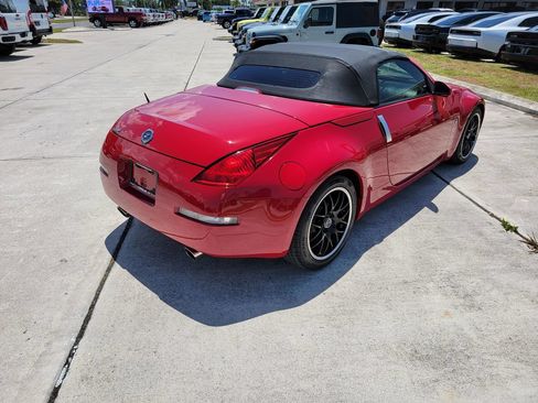 Used 2005 Nissan 350Z Touring RWD image 5