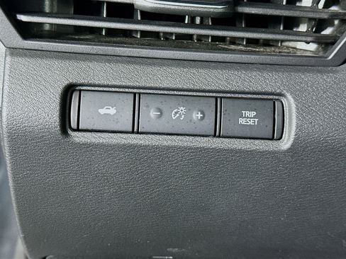 Used 2025 Nissan Altima 2.5 SV image 17