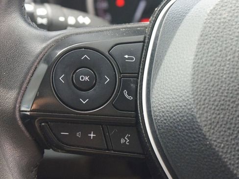 Used 2023 Toyota RAV4 XLE Premium FWD image 9