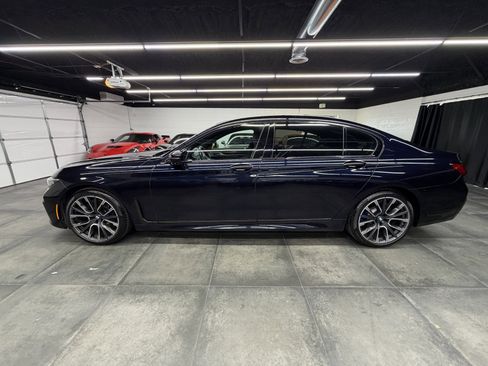 Used 2021 BMW 740i w/ M Sport Package image 3