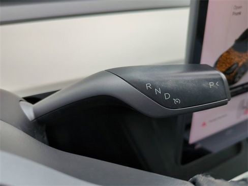 Used 2022 Tesla Model Y Long Range image 33