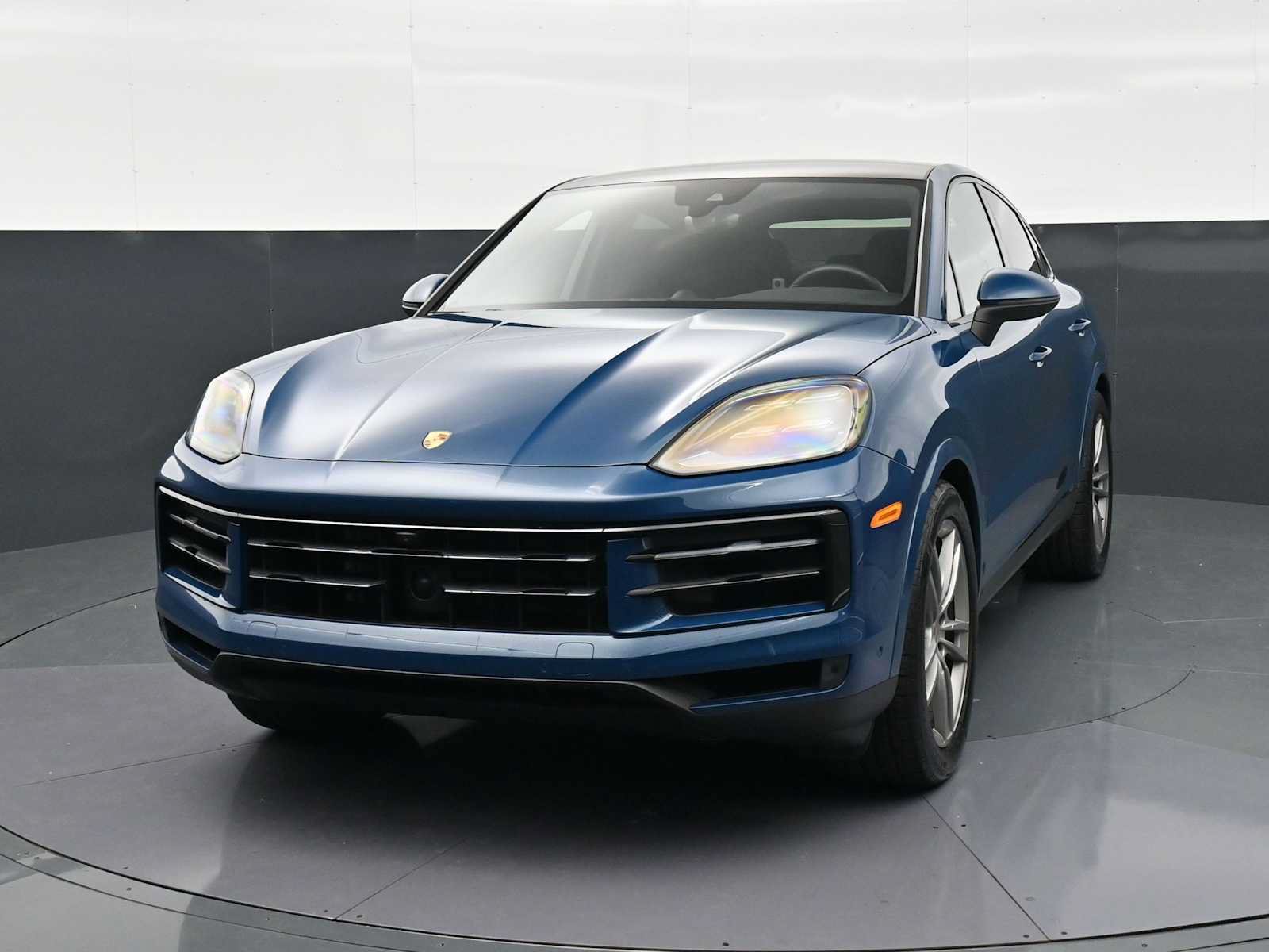 Certified 2025 Porsche Cayenne Coupe AWD/4WD image 29