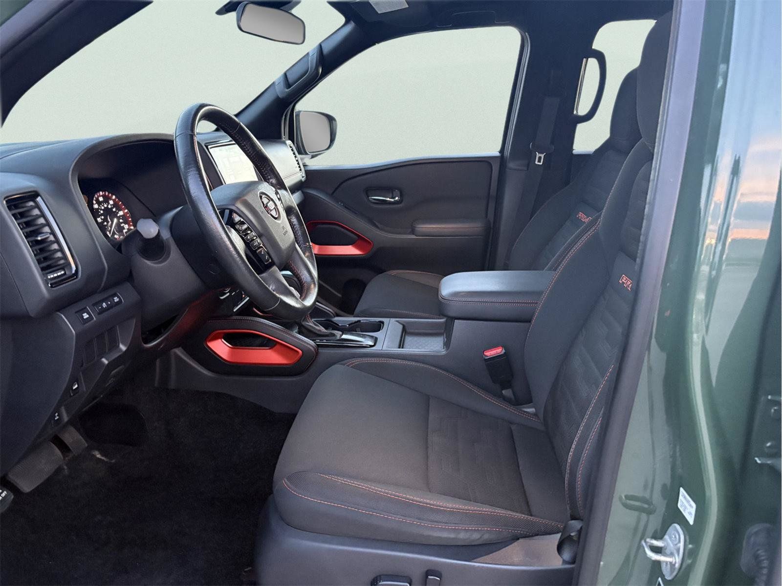 Used 2022 Nissan Frontier PRO-4X w/ Technology Package AWD/4WD image 18