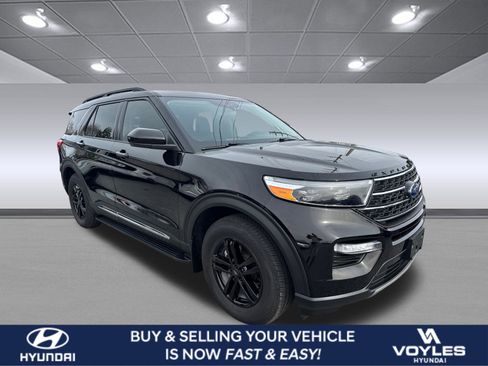 Used 2022 Ford Explorer XLT w/ Equipment Group 202A image 1