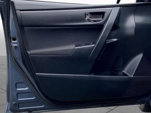 Used 2018 Toyota Corolla LE FWD image 21