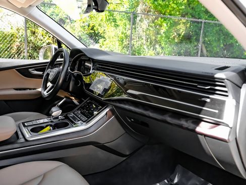 Used 2021 Audi Q7 3.0T Premium w/ Convenience Package image 15