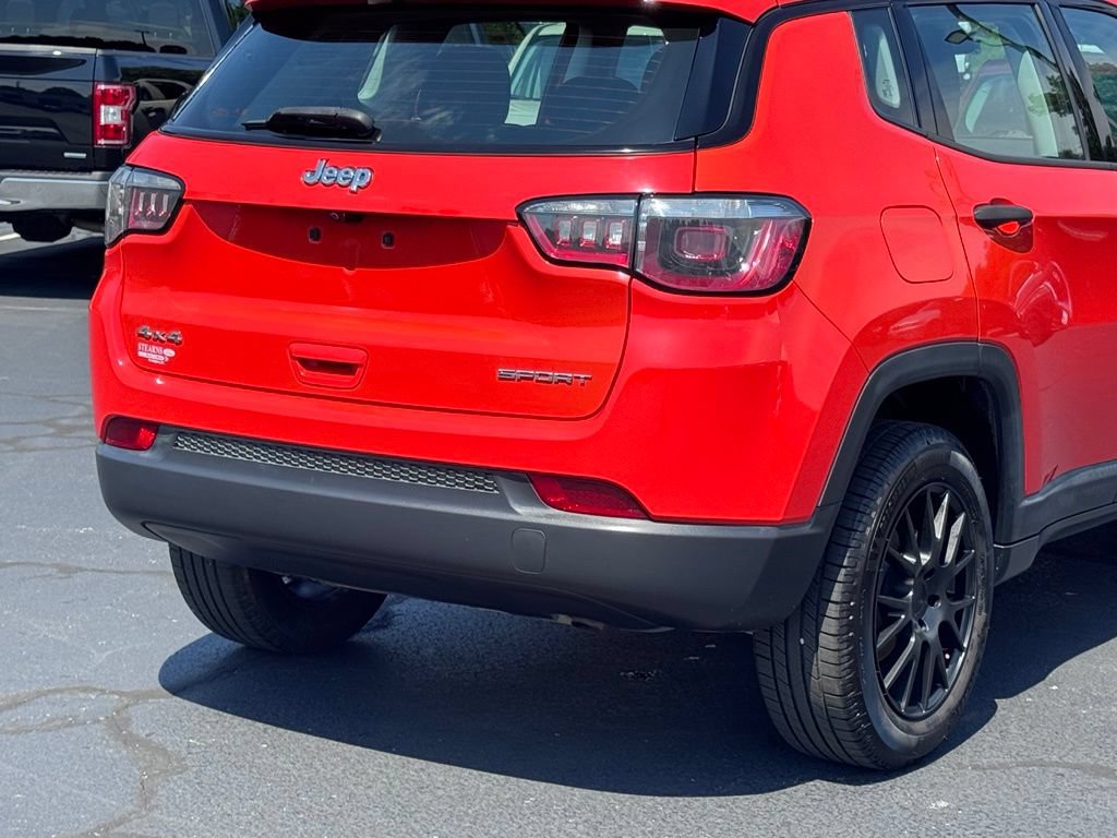 Used 2018 Jeep Compass Sport AWD/4WD image 36