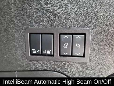Used 2019 Cadillac Escalade Luxury RWD image 14