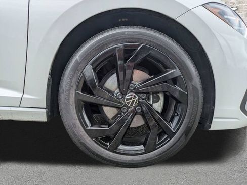 Certified 2025 Volkswagen Jetta SE FWD image 11