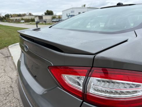 Used 2014 Ford Fusion SE w/ Equipment Group 201A image 21