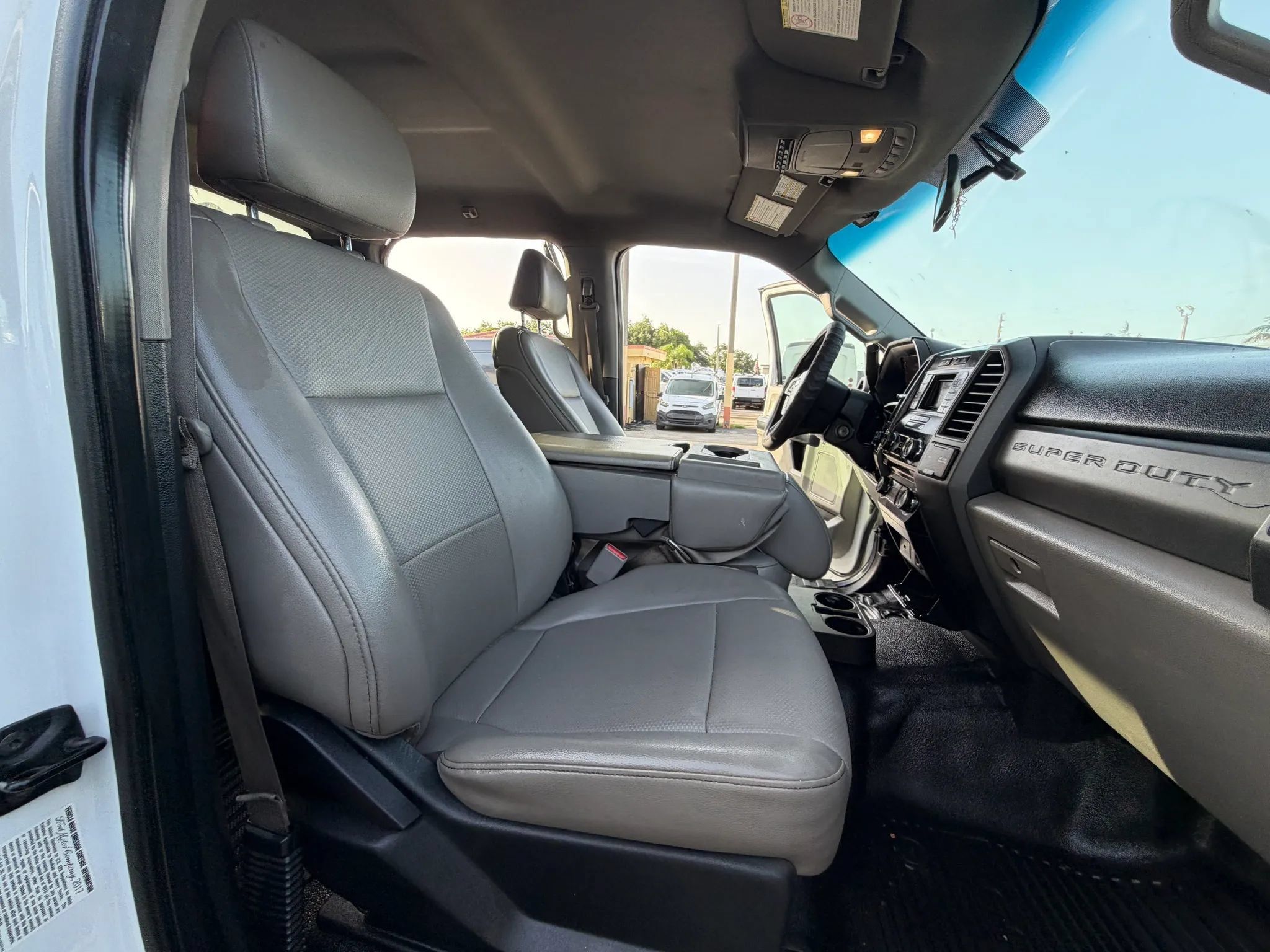 Used 2017 Ford F350 4x4 Crew Cab XL DRW w/ Power Equipment Group image 21