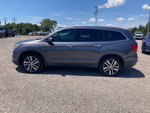 Used 2017 Honda Pilot Touring image 5