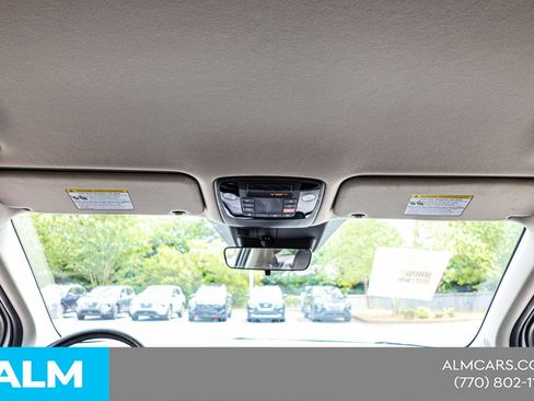 Used 2025 Kia Carnival FWD image 50