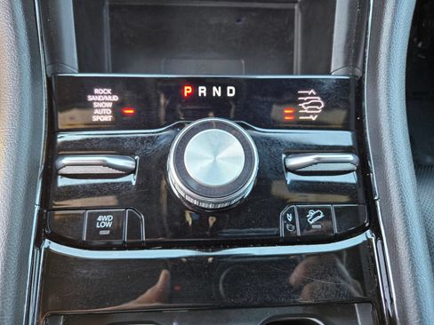 Used 2023 Jeep Grand Cherokee Summit w/ Advanced Protech Group IV AWD/4WD image 20