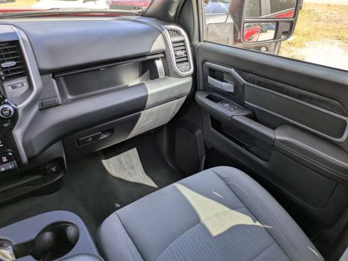 Used 2024 RAM 2500 Big Horn w/ Safety Group image 15