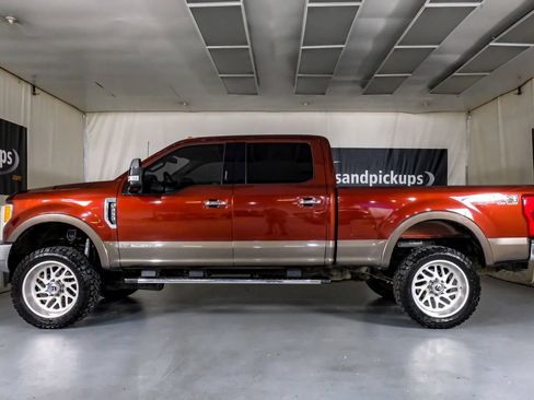 Used 2017 Ford F250 Lariat w/ Lariat Ultimate Package AWD/4WD image 11