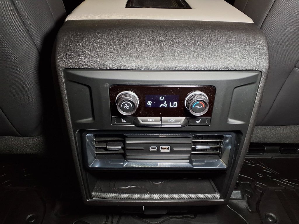Used 2026 GMC Hummer EV SUV w/ LPO, Illumination Package AWD/4WD image 13