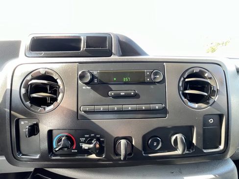 Used 2014 Ford E-150 and Econoline 150 RWD image 19