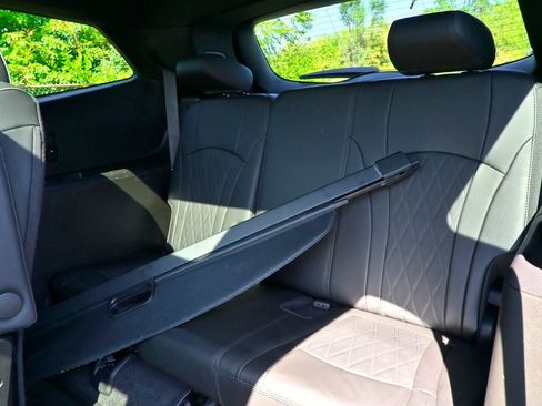 Used 2024 Buick Enclave Avenir w/ Avenir Technology Package image 23