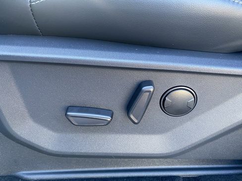 New 2025 Ford Expedition Max Platinum w/ Driver's Package image 15