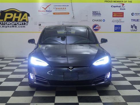 Used 2018 Tesla Model S 100D image 2