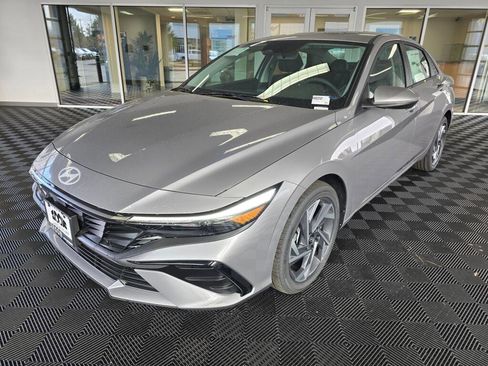 New 2026 Hyundai Elantra Limited image 9