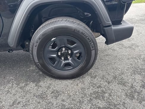 Used 2021 Jeep Wrangler Sport image 8