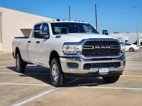 Used 2024 RAM 2500 Tradesman w/ Chrome Appearance Group image 3