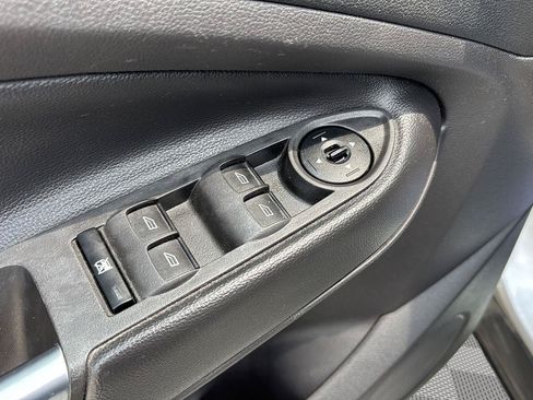 Used 2018 Ford Escape SE FWD image 21