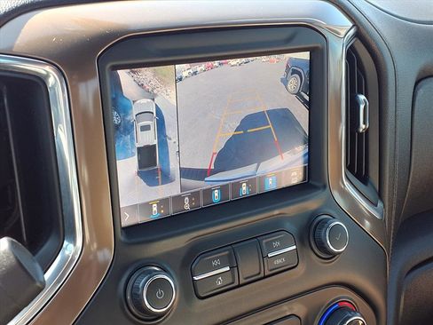 Used 2021 Chevrolet Silverado 1500 High Country w/ Technology Package image 9