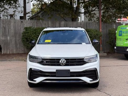 Used 2023 Volkswagen Tiguan SE R-Line AWD/4WD image 9