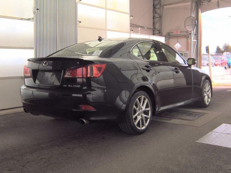 Used 2013 Lexus IS 250 AWD w/ Luxury Plus Pkg Value Edition image 4