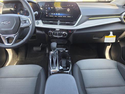 New 2026 Chevrolet Trax LT w/ Midnight Edition image 16