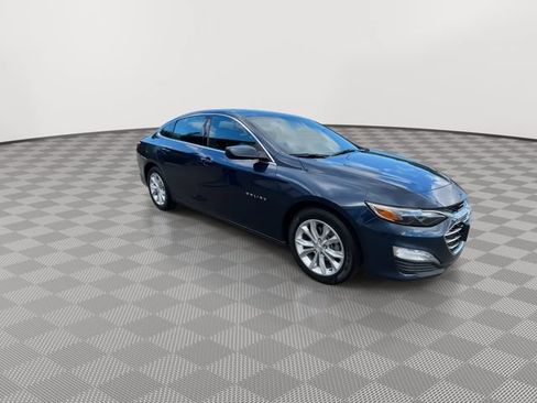 Used 2022 Chevrolet Malibu LT FWD image 2